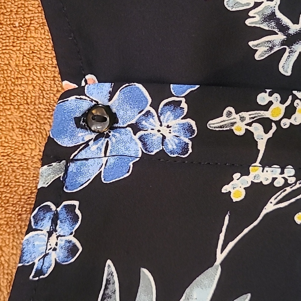 Floral Sleeveless Top - Black Multicolor Flowers - Picture 3 of 5